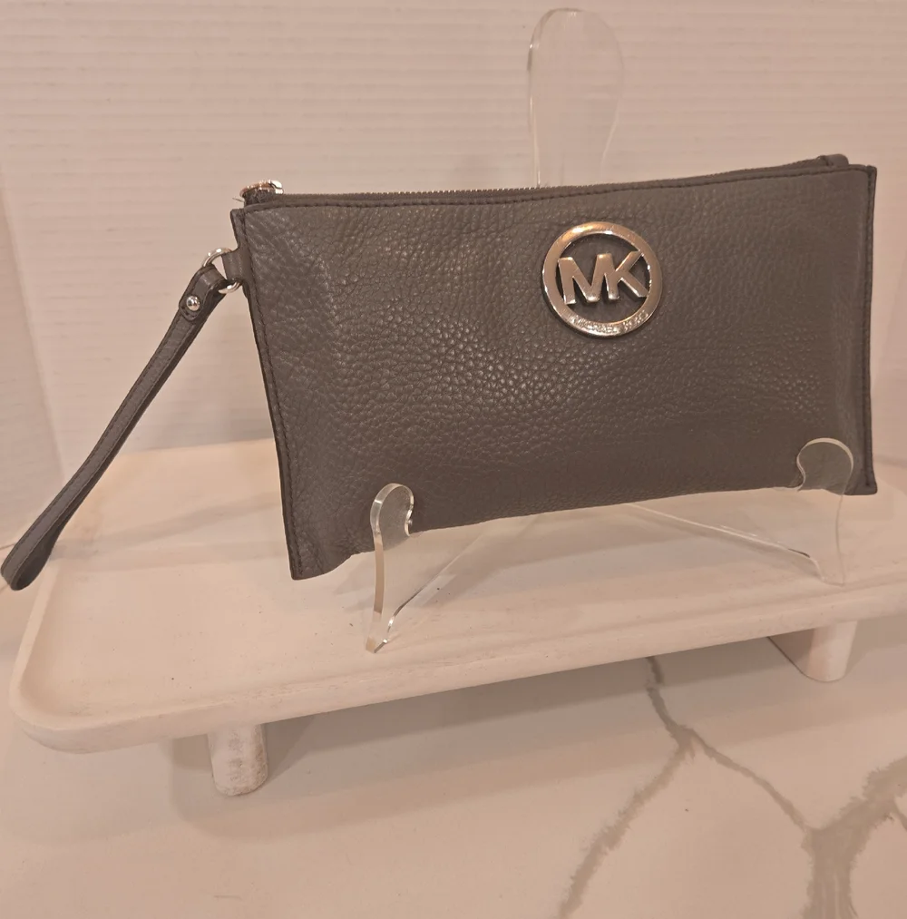 Michael Kors Fulton Large Gray Pebbled Leather Glam Y2K Wristlet Clutch